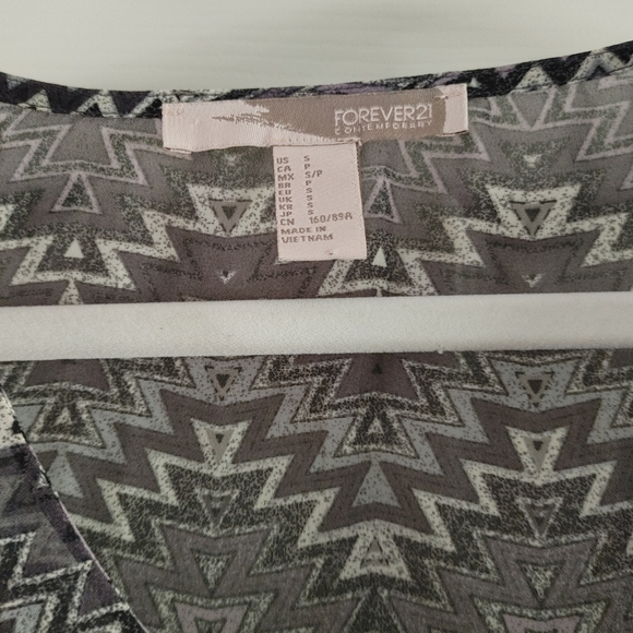 Lightweight Blouse Bundle - Picture 8 of 9